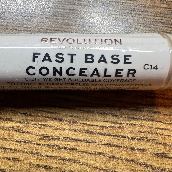Revolution Fast Base Concealer Lightweight Buildable Coverage “C14” Conceal - Picture 2 of 7